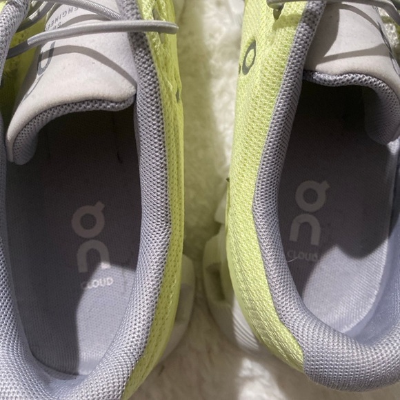 On cloud - Picture 4 of 9